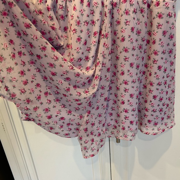 Floral Ruffle Romper. Size Small - Picture 3 of 6